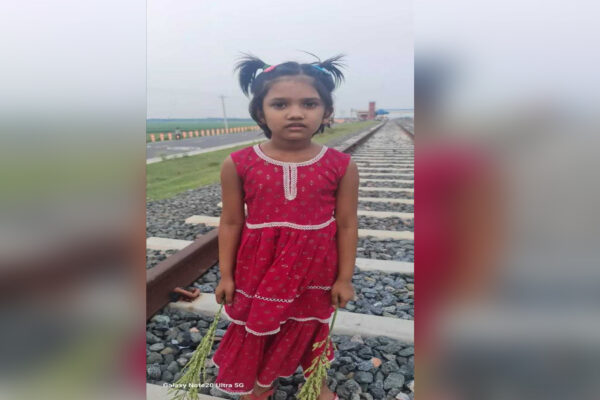 ফরিদপুরে বেপরোয়া বাইকচালকের ধাক্কায় প্রাণ গেল ৭ বছরের শিশু মিমের, উত্তপ্ত এলাকায় সংঘর্ষ