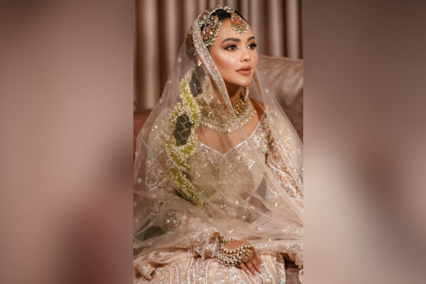 বিয়ের সাজে চমকে দিলেন নুসরাত ফারিয়া, সামাজিক যোগাযোগ মাধ্যমে ভাইরাল ছবি ও ভিডিও